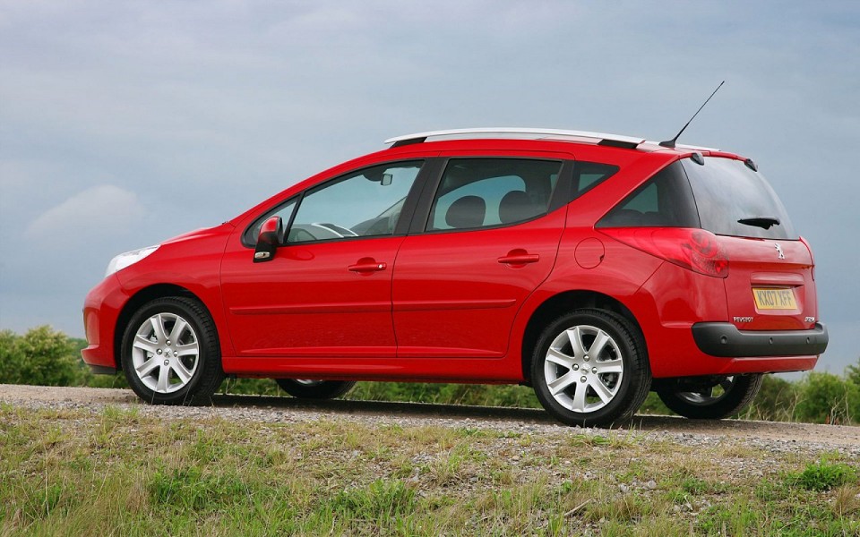 Photo 3/4 arrière Peugeot 207 SW Rouge Aden phase 1 (2007) - 1-002