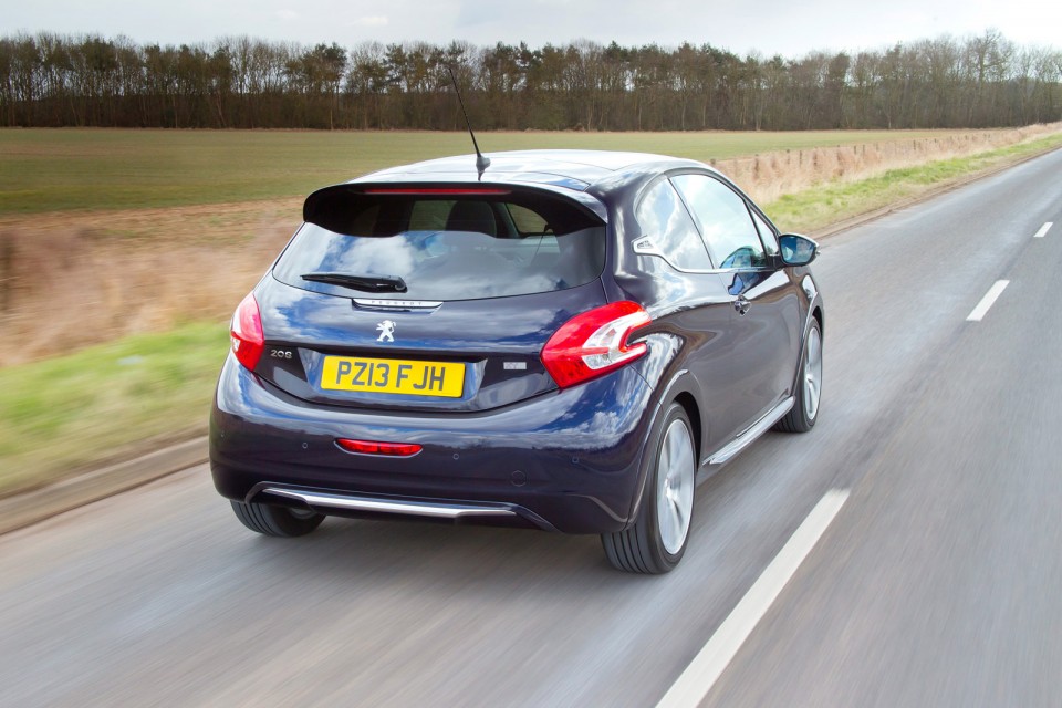 Photo 3/4 arrière route Peugeot 208 XY I Dark Blue (2013) - 1-021