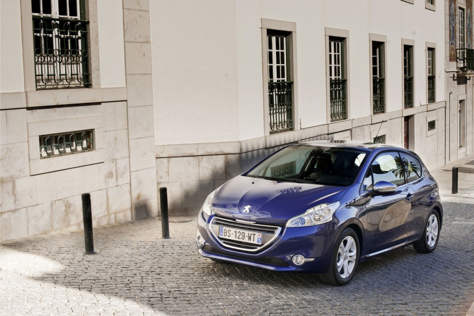 Photo officielle Peugeot 208 I Allure Bleu Virtuel - 1-025