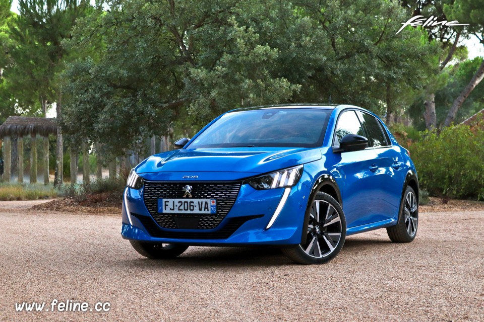 Photo 3/4 avant Peugeot 208 II GT Line (2019)