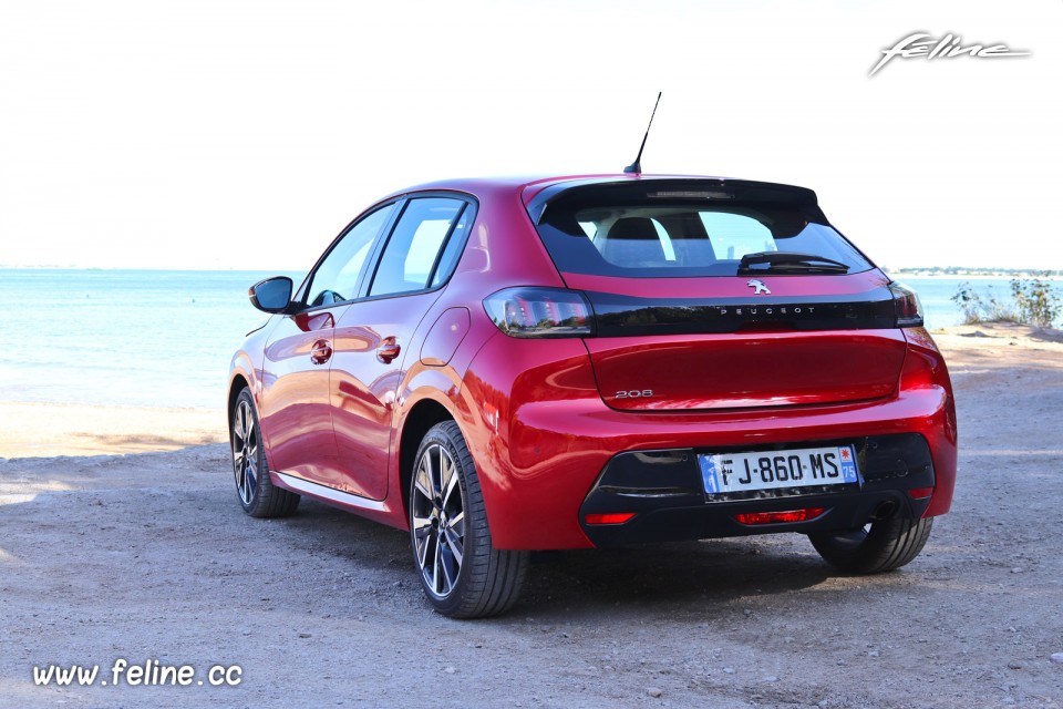 Photo 3/4 arrière Peugeot 208 II Allure (2019)