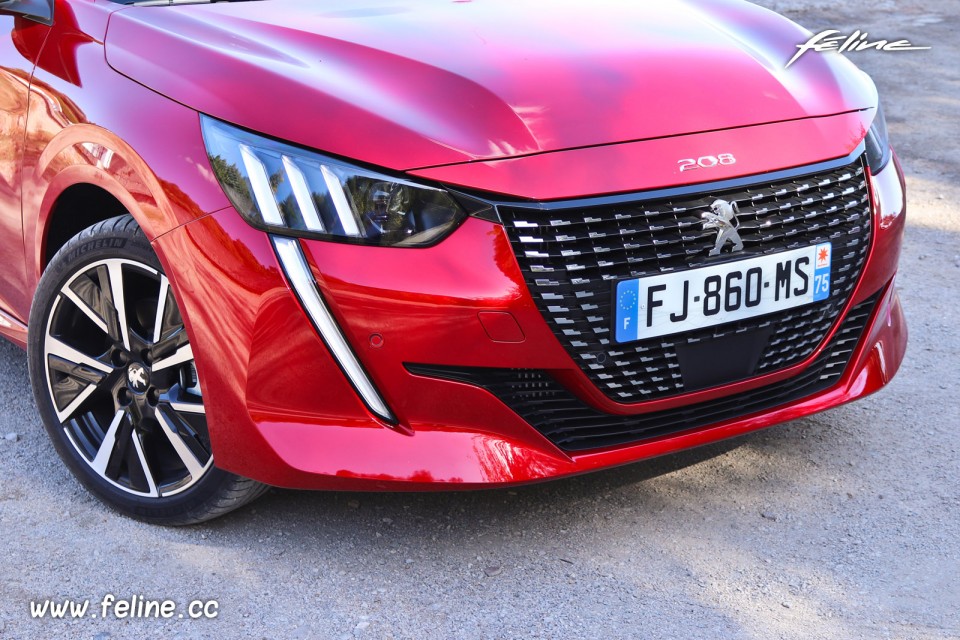 Photo bouclier avant Peugeot 208 II Allure (2019)