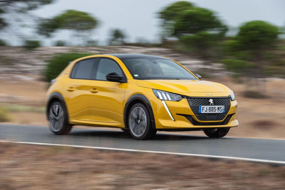 Photo officielle Peugeot 208 II GT Line Jaune Faro - Essais pres