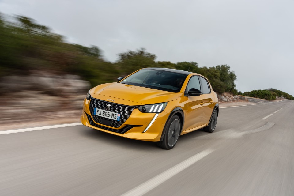 Photo officielle Peugeot 208 II GT Line Jaune Faro - Essais pres