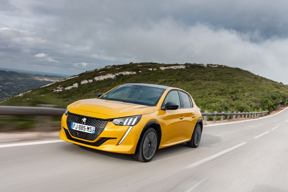 Photo officielle Peugeot 208 II GT Line Jaune Faro - Essais pres