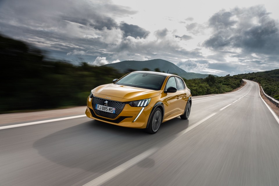 Photo officielle Peugeot 208 II GT Line Jaune Faro - Essais pres