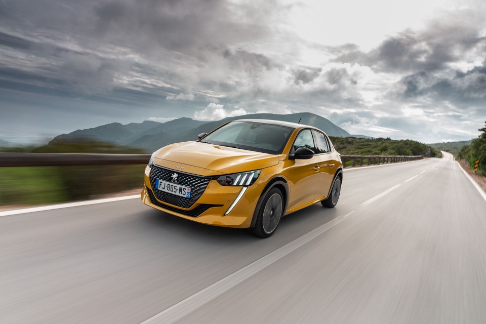 Photo officielle Peugeot 208 II GT Line Jaune Faro - Essais pres