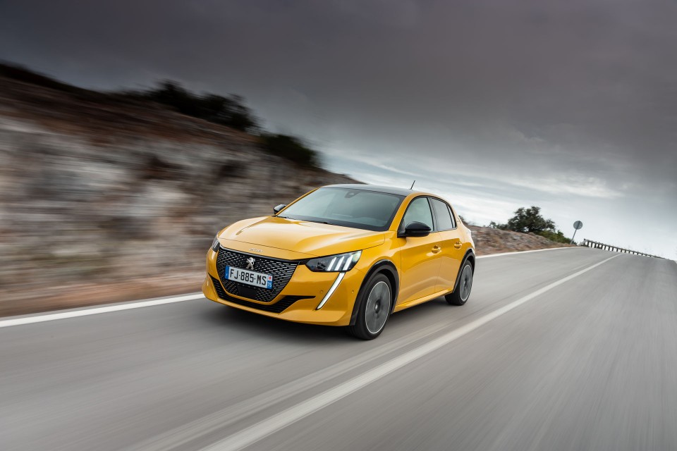 Photo officielle Peugeot 208 II GT Line Jaune Faro - Essais pres