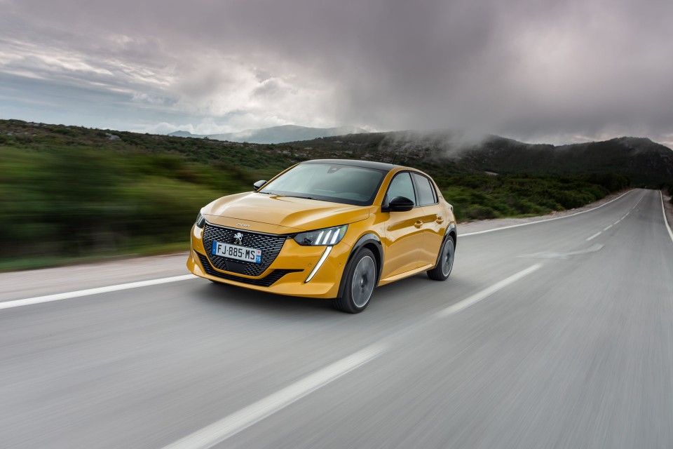 Photo officielle Peugeot 208 II GT Line Jaune Faro - Essais pres