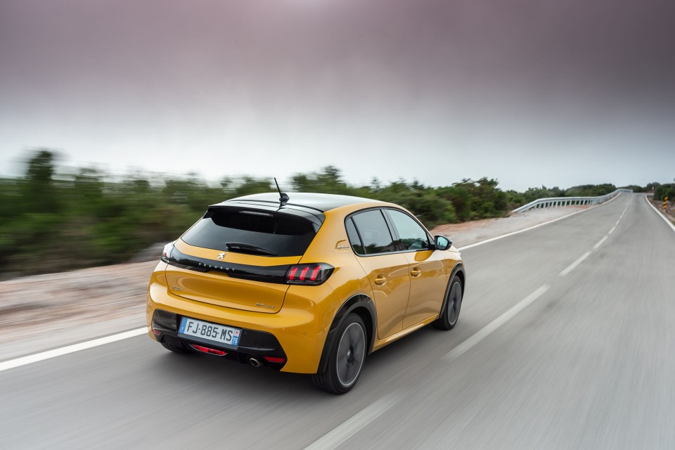 Photo officielle Peugeot 208 II GT Line Jaune Faro - Essais pres