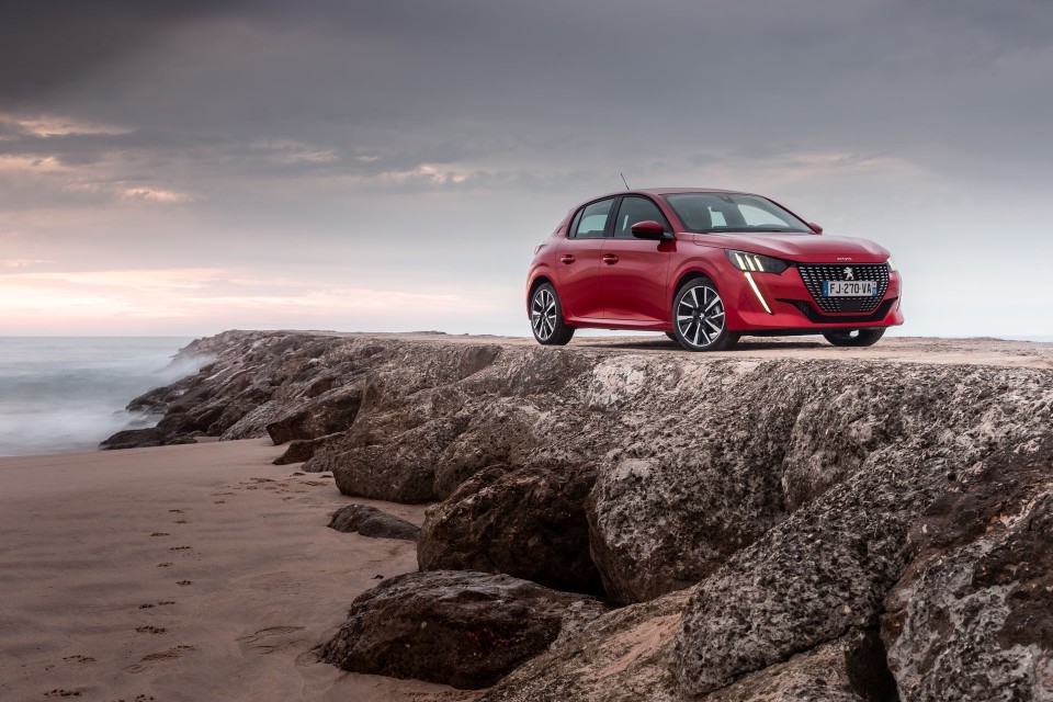 Photo officielle Peugeot 208 II Allure Rouge Elixir - Essais pre