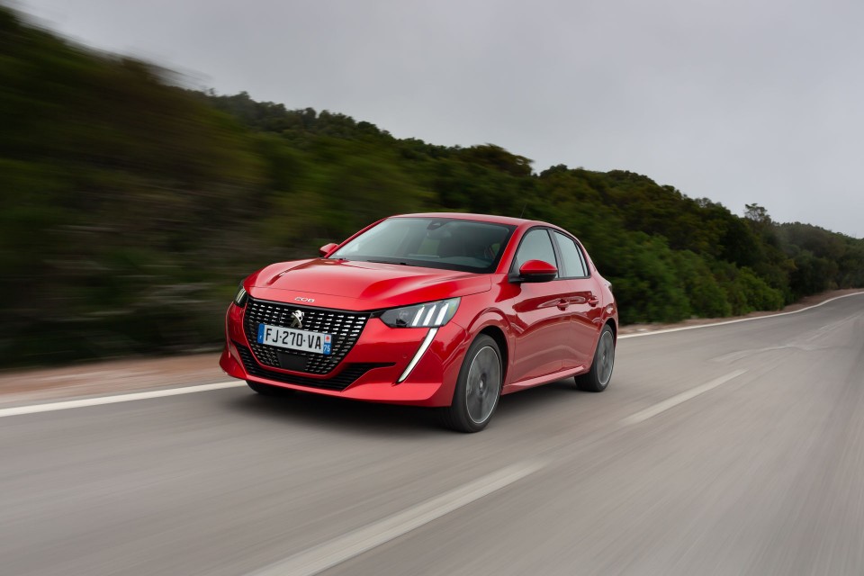 Photo officielle Peugeot 208 II Allure Rouge Elixir - Essais pre