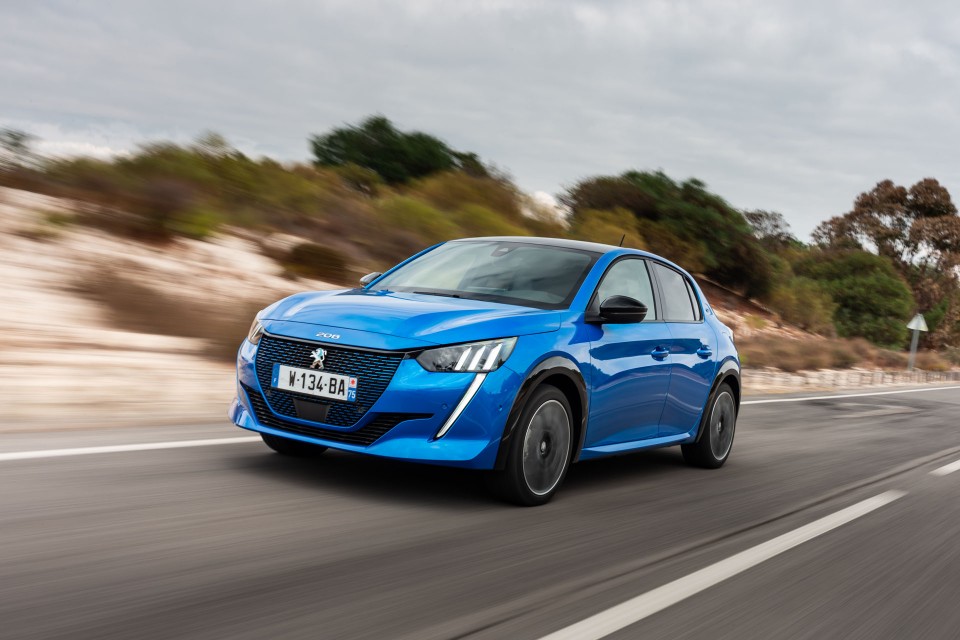 Photo officielle Peugeot e-208 GT Bleu Vertigo - Essais presse 2