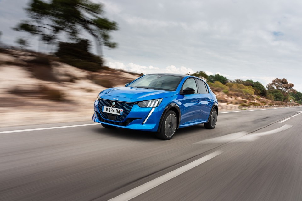 Photo officielle Peugeot e-208 GT Bleu Vertigo - Essais presse 2