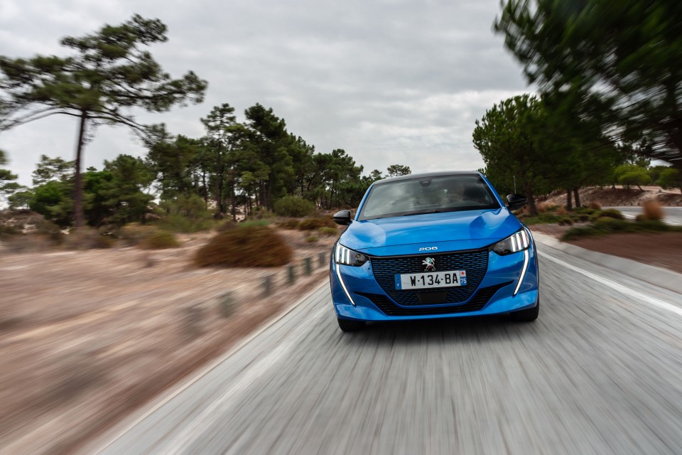 Photo officielle Peugeot e-208 GT Bleu Vertigo - Essais presse 2