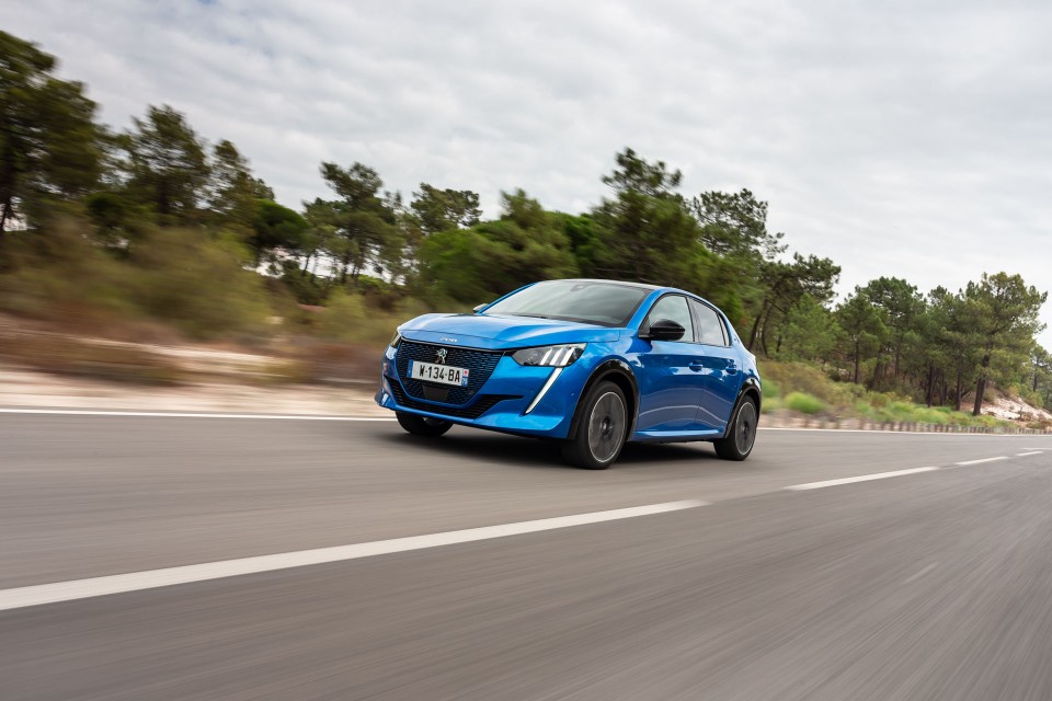 Photo officielle Peugeot e-208 GT Bleu Vertigo - Essais presse 2