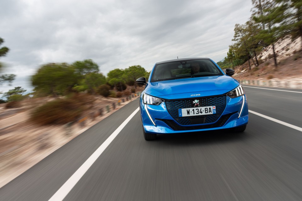 Photo officielle Peugeot e-208 GT Bleu Vertigo - Essais presse 2