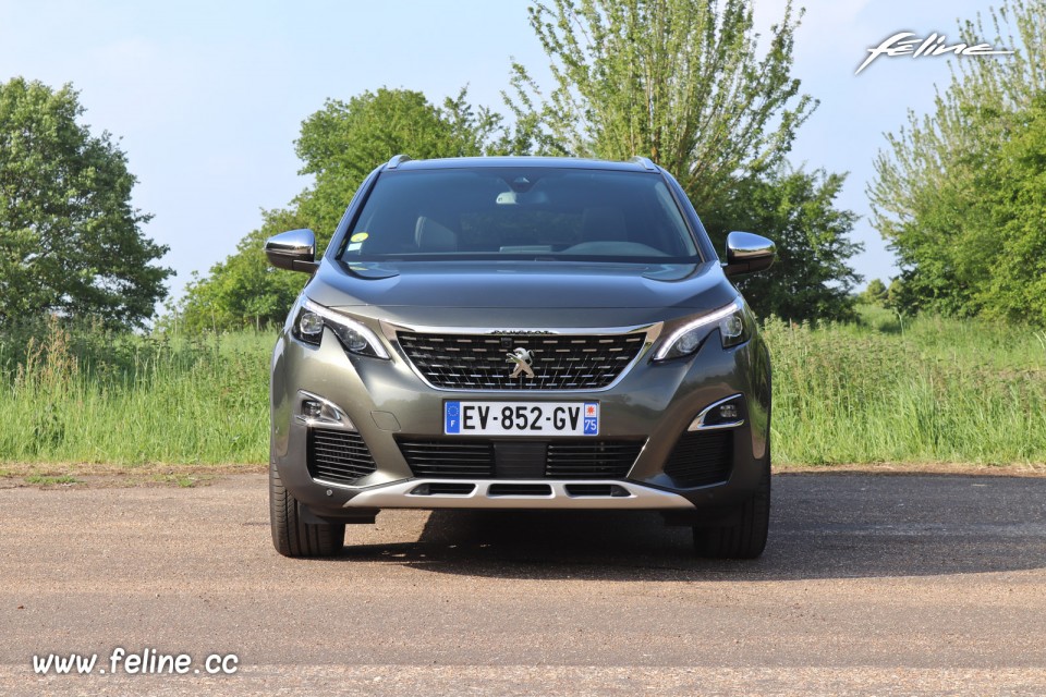 Photo face avant Peugeot 3008 II GT (2018)