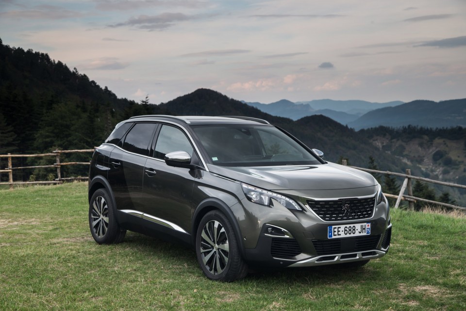 Photo Peugeot 3008 II GT Coupe Franche Gris Amazonite - Essais p