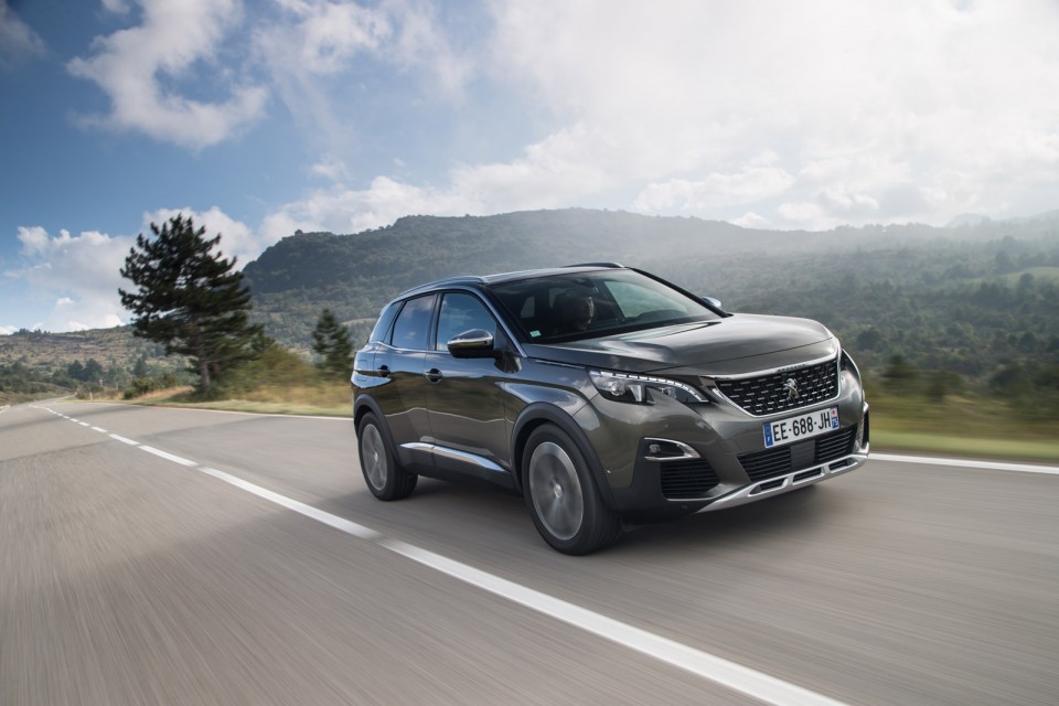 Photo Peugeot 3008 II GT Coupe Franche Gris Amazonite - Essais p