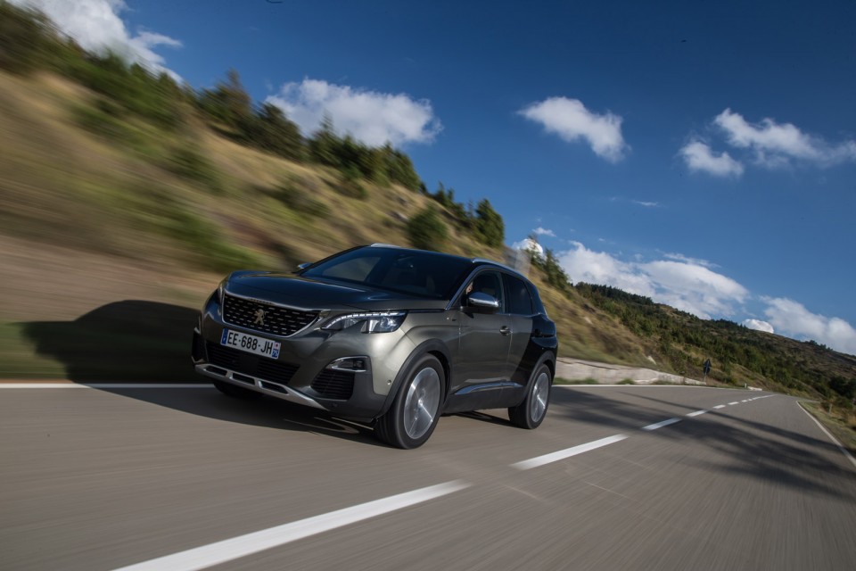 Photo Peugeot 3008 II GT Coupe Franche Gris Amazonite - Essais p