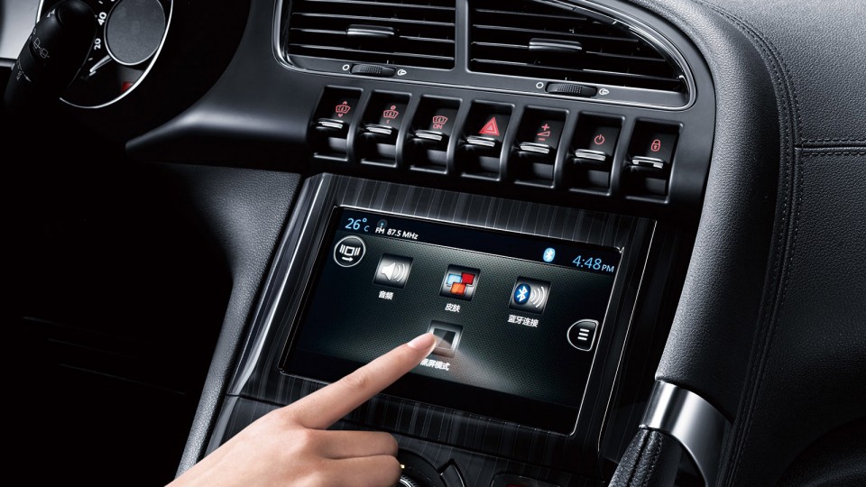 Photo officielle écran tactile Peugeot 3008 I Chine (2013)