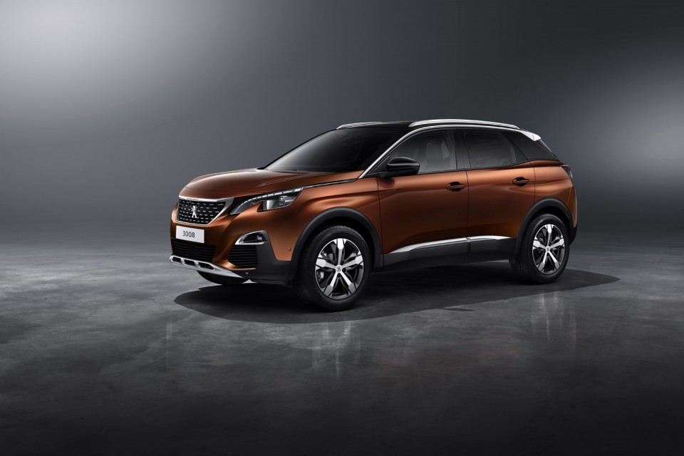 Photo officielle 3/4 avant Peugeot 3008 II (2016)