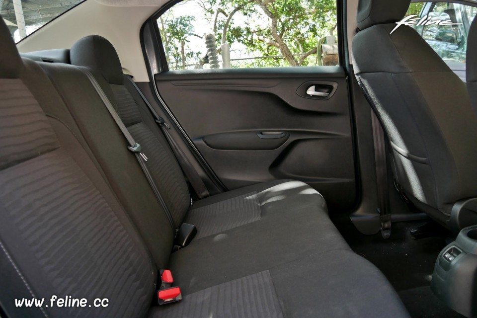 Photo banquette arrière Peugeot 301 Active 1.6 HDi 92 (2016)