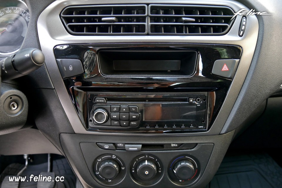 Photo autoradio climatisation Peugeot 301 Active 1.6 HDi 92 (201