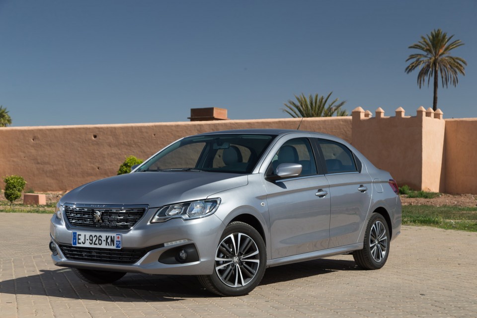 Photo Peugeot 301 I restylée Allure Gris Artense - Essais press