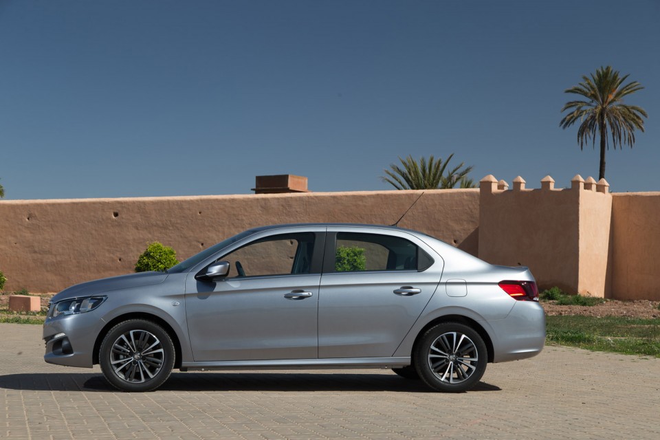 Photo Peugeot 301 I restylée Allure Gris Artense - Essais press