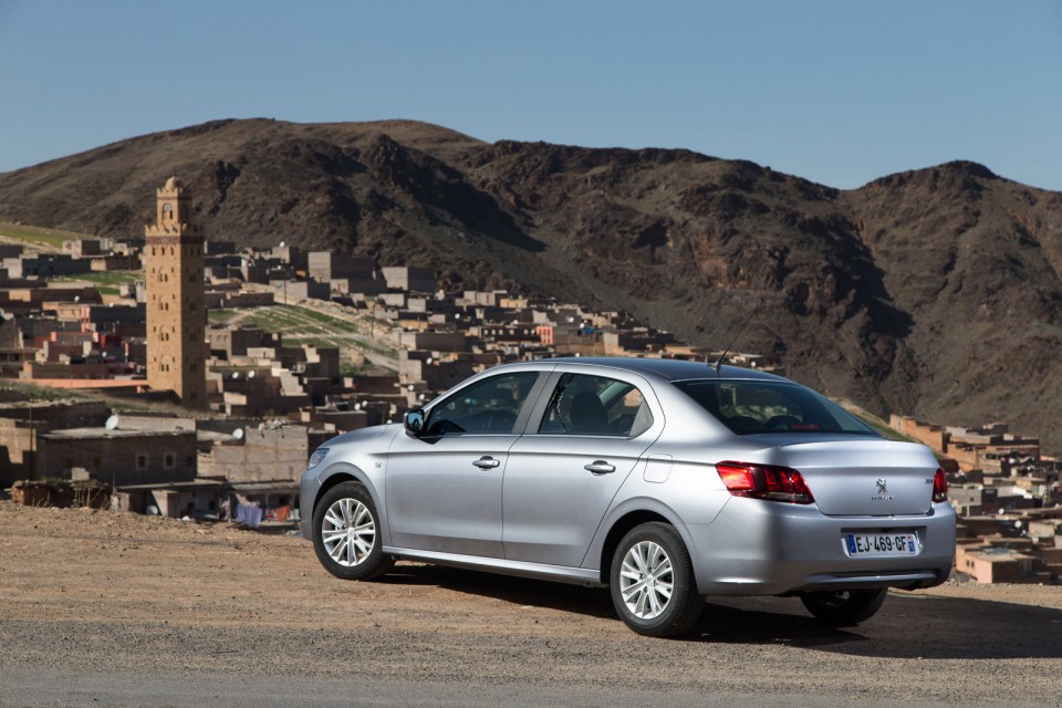 Photo Peugeot 301 I restylée Allure Gris Artense - Essais press