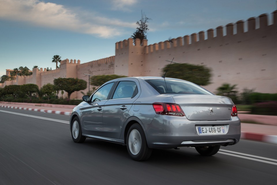 Photo Peugeot 301 I restylée Allure Gris Artense - Essais press