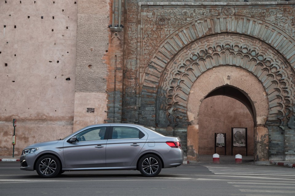 Photo Peugeot 301 I restylée Allure Gris Artense - Essais press