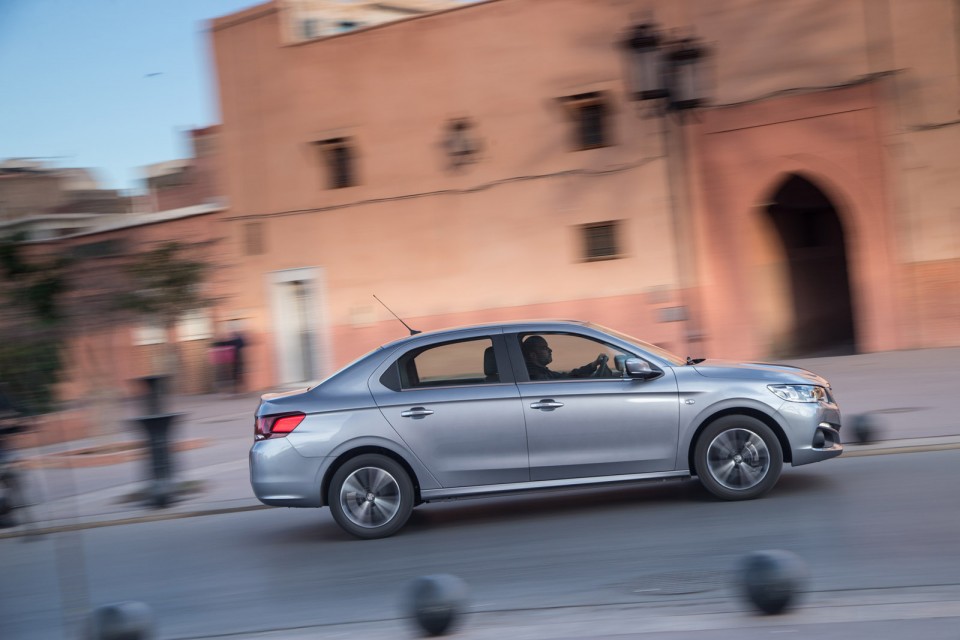 Photo Peugeot 301 I restylée Allure Gris Artense - Essais press