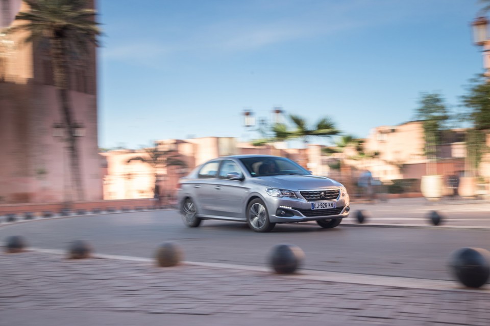 Photo Peugeot 301 I restylée Allure Gris Artense - Essais press