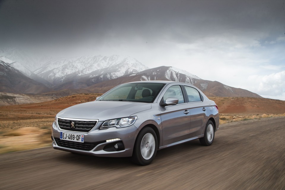 Photo Peugeot 301 I restylée Allure Gris Artense - Essais press