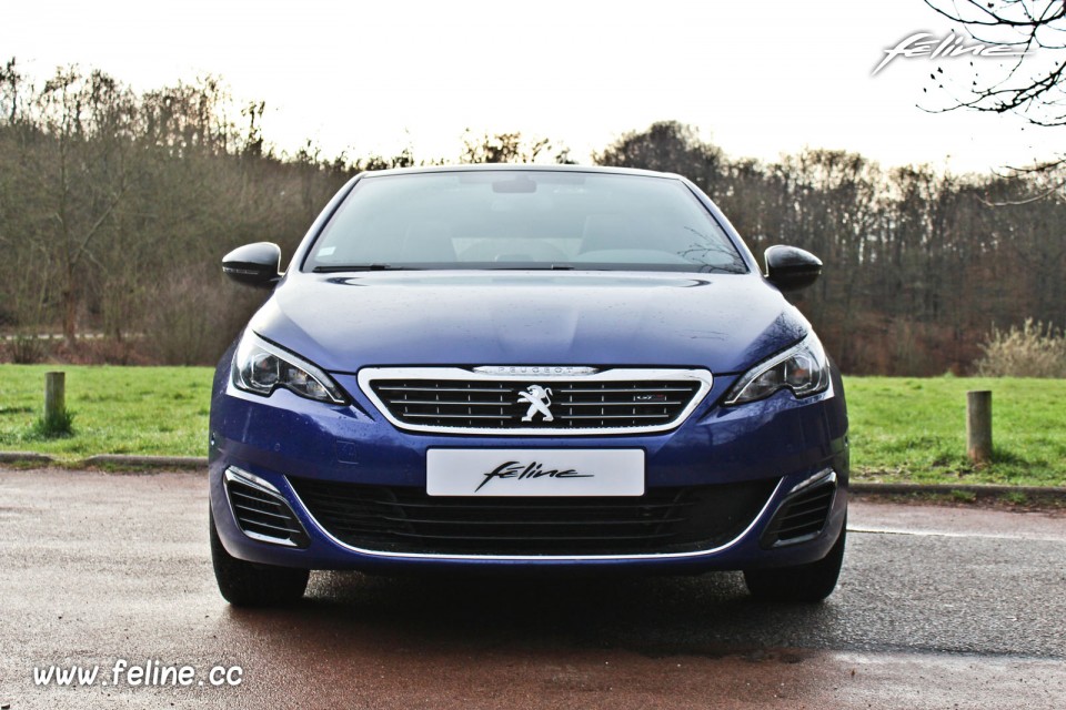 Photo face avant Peugeot 308 GT Bleu Magnetic - 2.0 BlueHDi 180