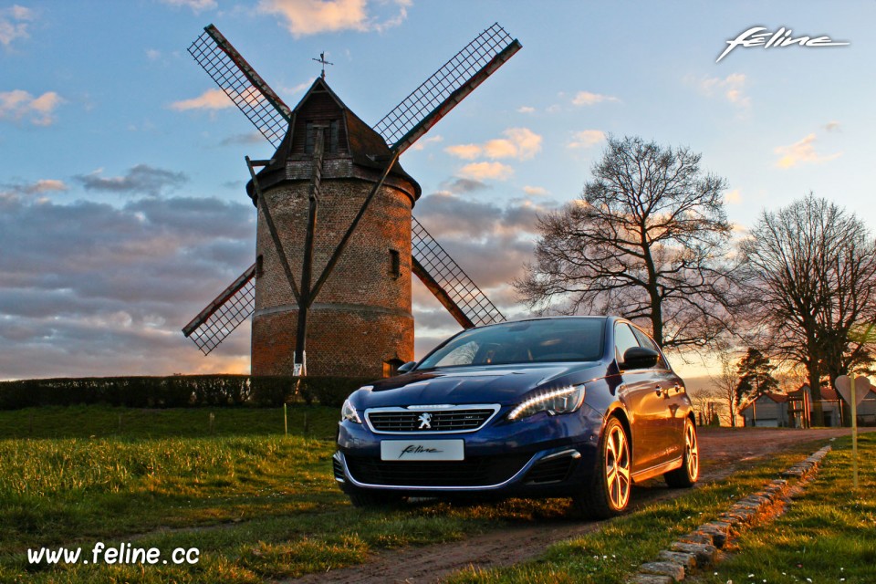 Photo essai Peugeot 308 GT Bleu Magnetic - 2.0 BlueHDi 180