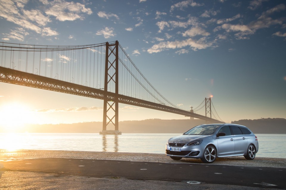 Photo Peugeot 308 SW GT Gris Artense - Essais 2015