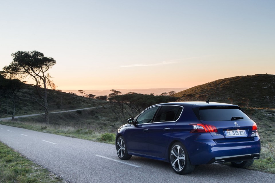 Photo Peugeot 308 GT Bleu Magnetic - Essais 2015