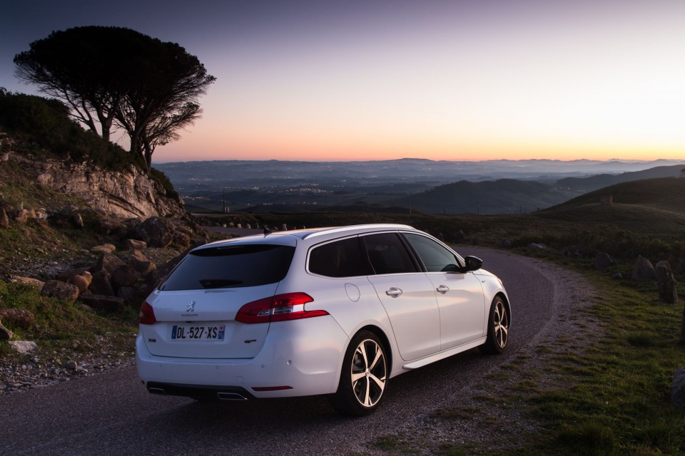 Photo Peugeot 308 SW GT Blanc Nacré - Essais 2015