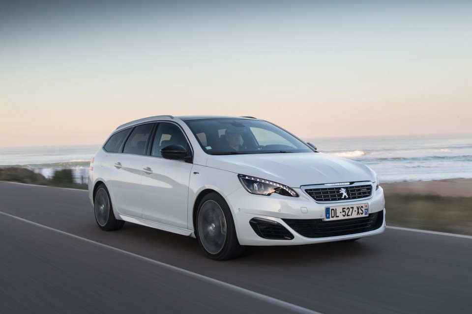 Photo Peugeot 308 SW GT Blanc Nacré - Essais 2015