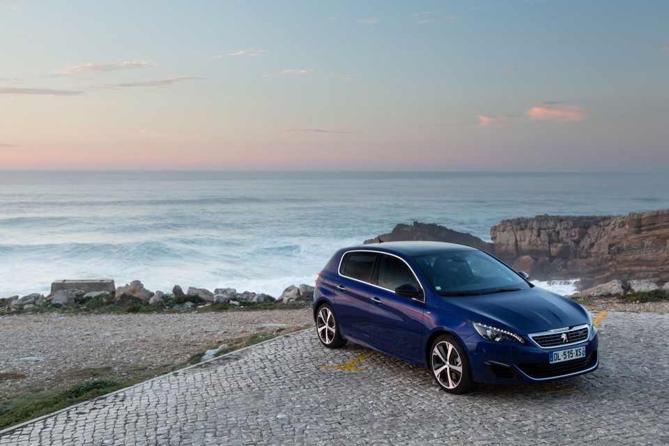 Photo Peugeot 308 GT Bleu Magnetic - Essais 2015