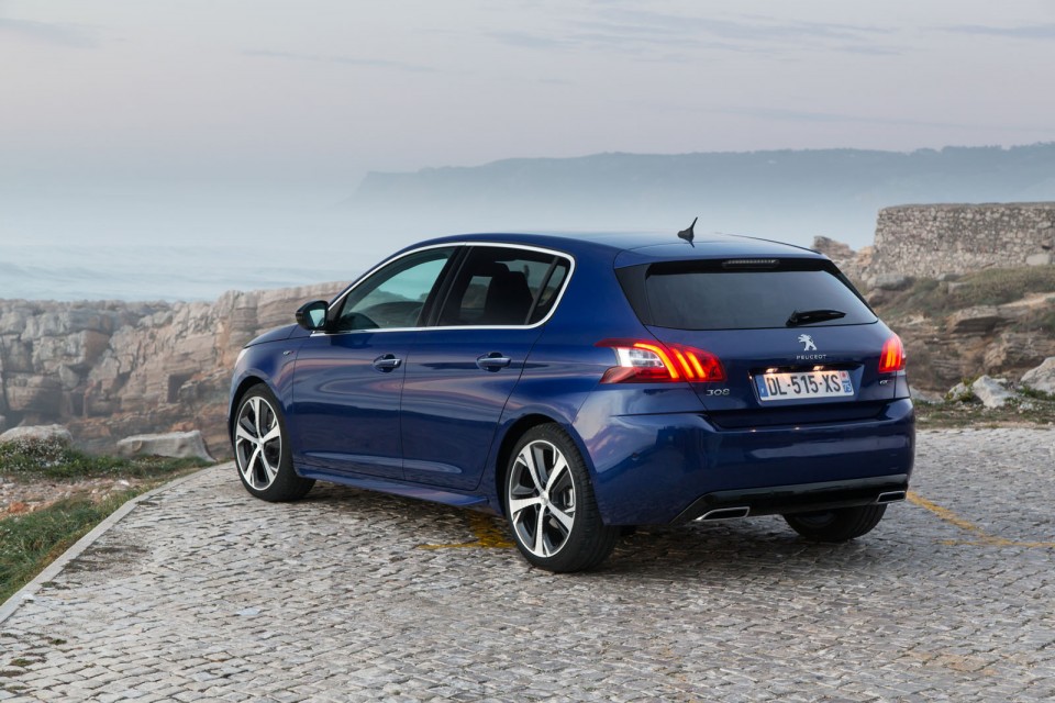 Photo Peugeot 308 GT Bleu Magnetic - Essais 2015