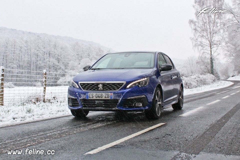 Photo 3/4 avant essai route Peugeot 308 GT PureTech 225 EAT8 - E