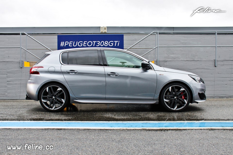 Photo essai circuit Braga Peugeot 308 GTi by Peugeot Sport (2015)