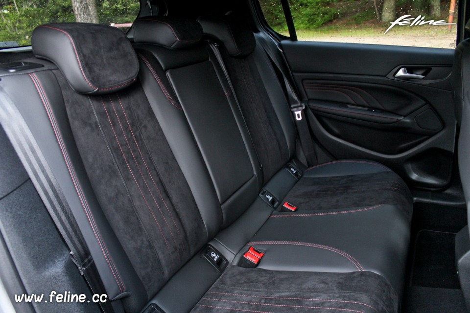 Photo banquette arrière Peugeot 308 GTi 1.6 THP 270 (2016)