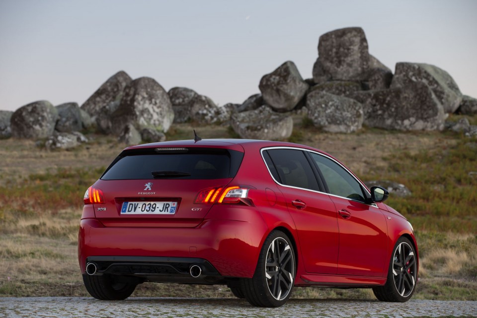 Photo Peugeot 308 GTi Rouge Ultimate - Essais 2015