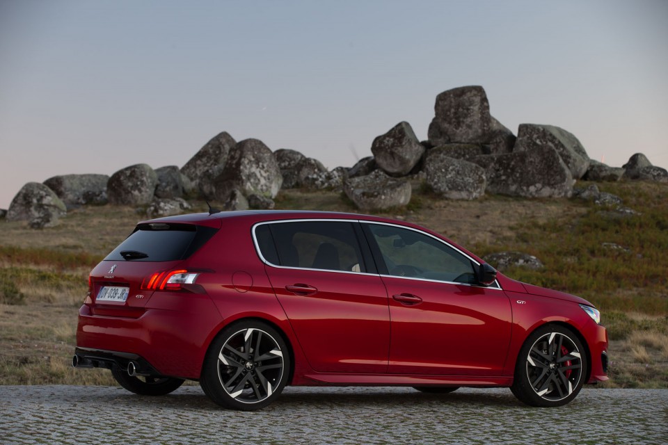 Photo Peugeot 308 GTi Rouge Ultimate - Essais 2015